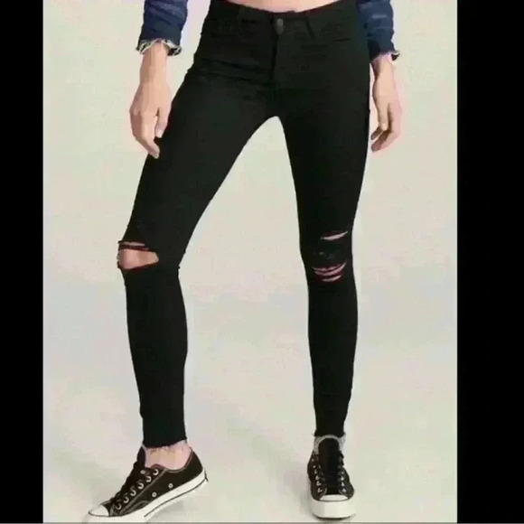 NEW Women’s Abercrombie & Fitch Harper Super Skinny Black jean. Size 27/4S - Picture 1 of 9